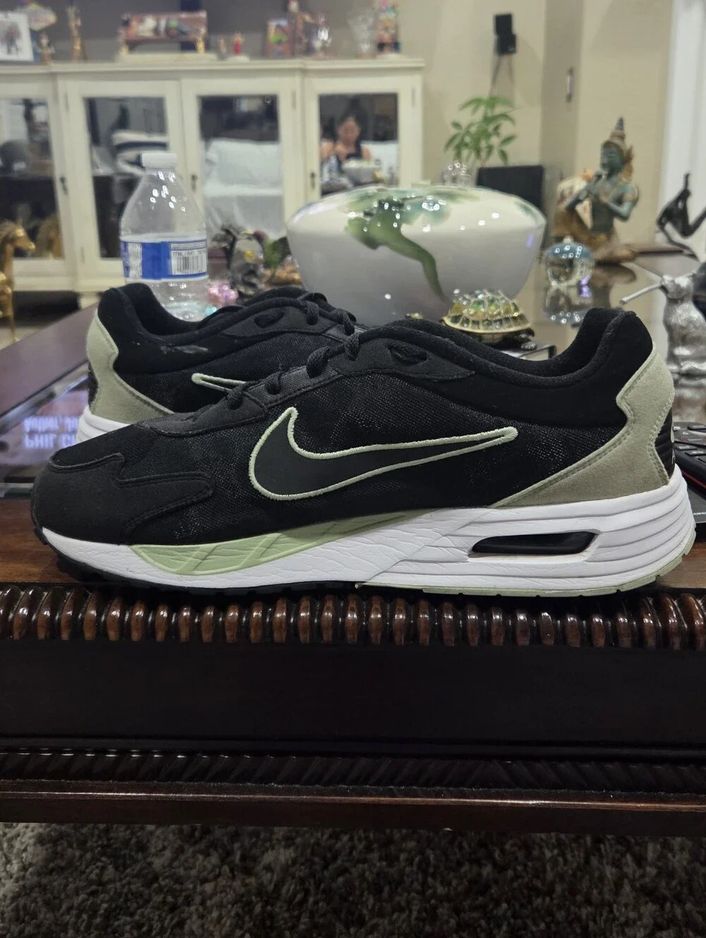 NikeAir Max Solo  Men's Black & Olive Green Running Shoes